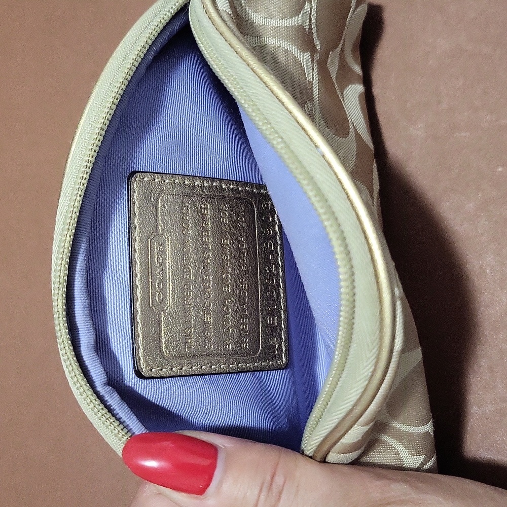 Coach makeup case - Picture 3 of 6
